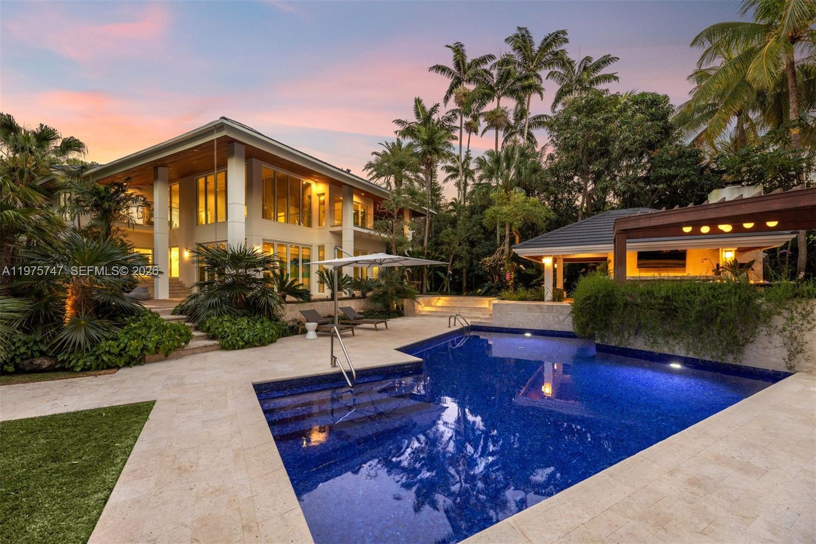 7150 Lago Dr, Coral Gables, Florida 33143, 6 Bedrooms Bedrooms, ,6 BathroomsBathrooms,Residential,For Sale,COCOPLUM SEC 2 PLAT B,Lago Dr,A11975747
