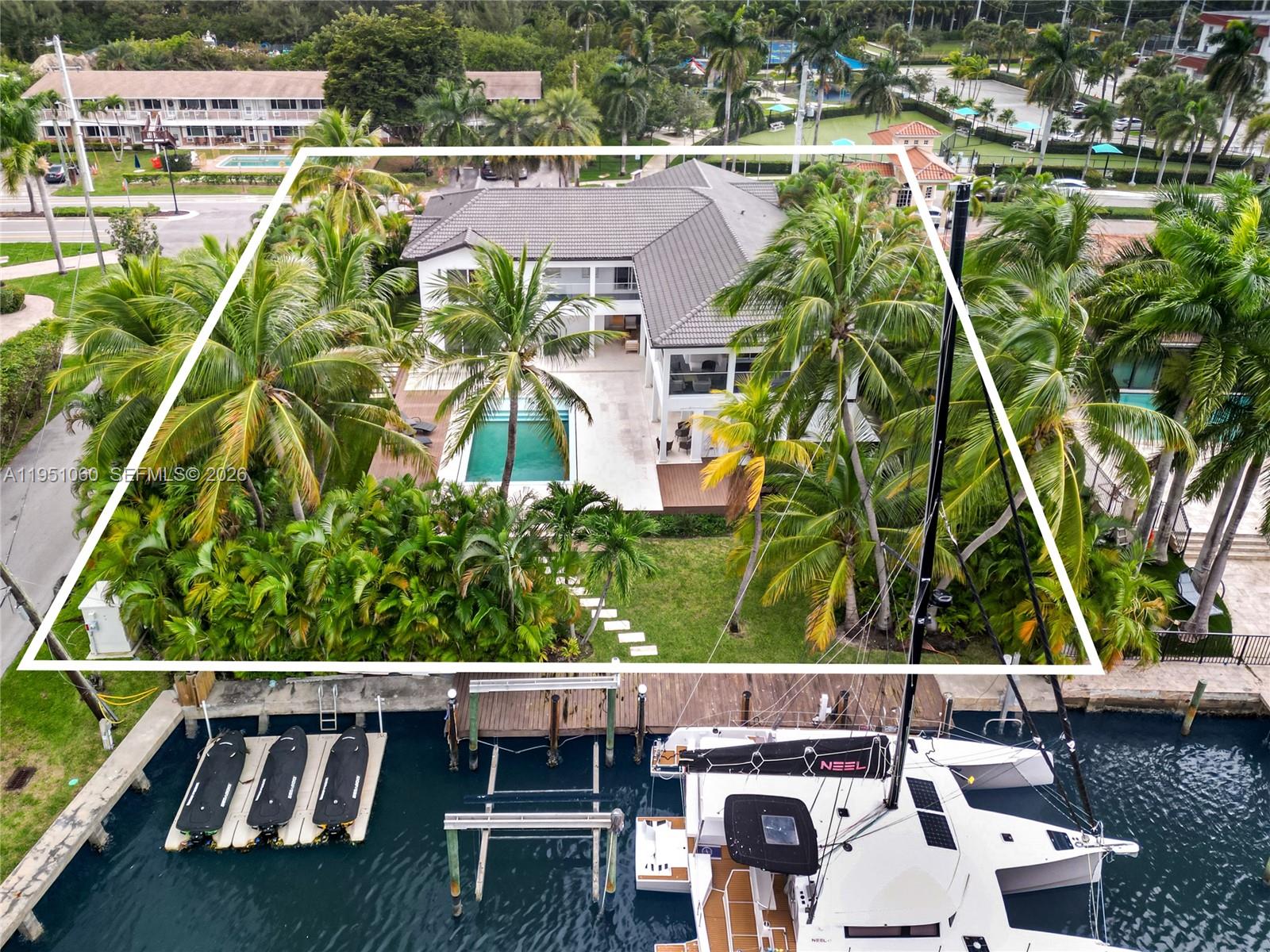 431 Layne Blvd, Hallandale Beach, Florida 33009, 6 Bedrooms Bedrooms, ,7 BathroomsBathrooms,Residential Lease,For Rent,GOLDEN ISLES SEC,Layne Blvd,A11951060