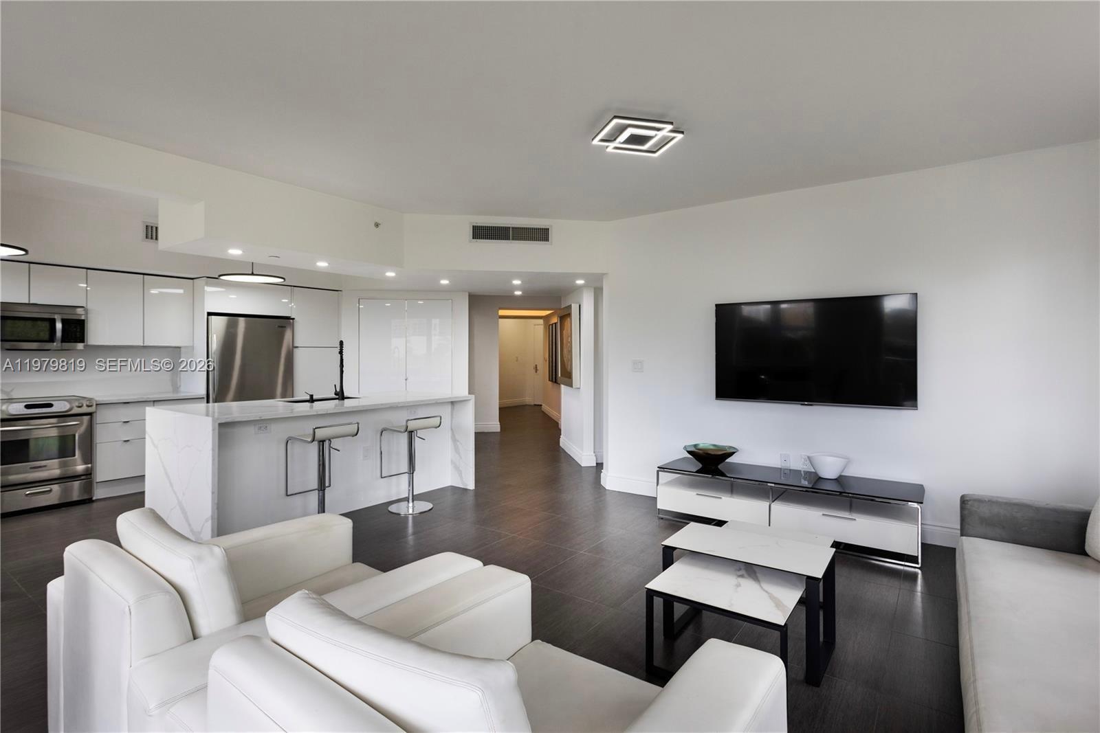 19900 Country Club Dr, Aventura, Florida 33180, 3 Bedrooms Bedrooms, ,3 BathroomsBathrooms,Residential Lease,For Rent,TURNBERRY VILLAGE SO TOWE,Country Club Dr,A11979819