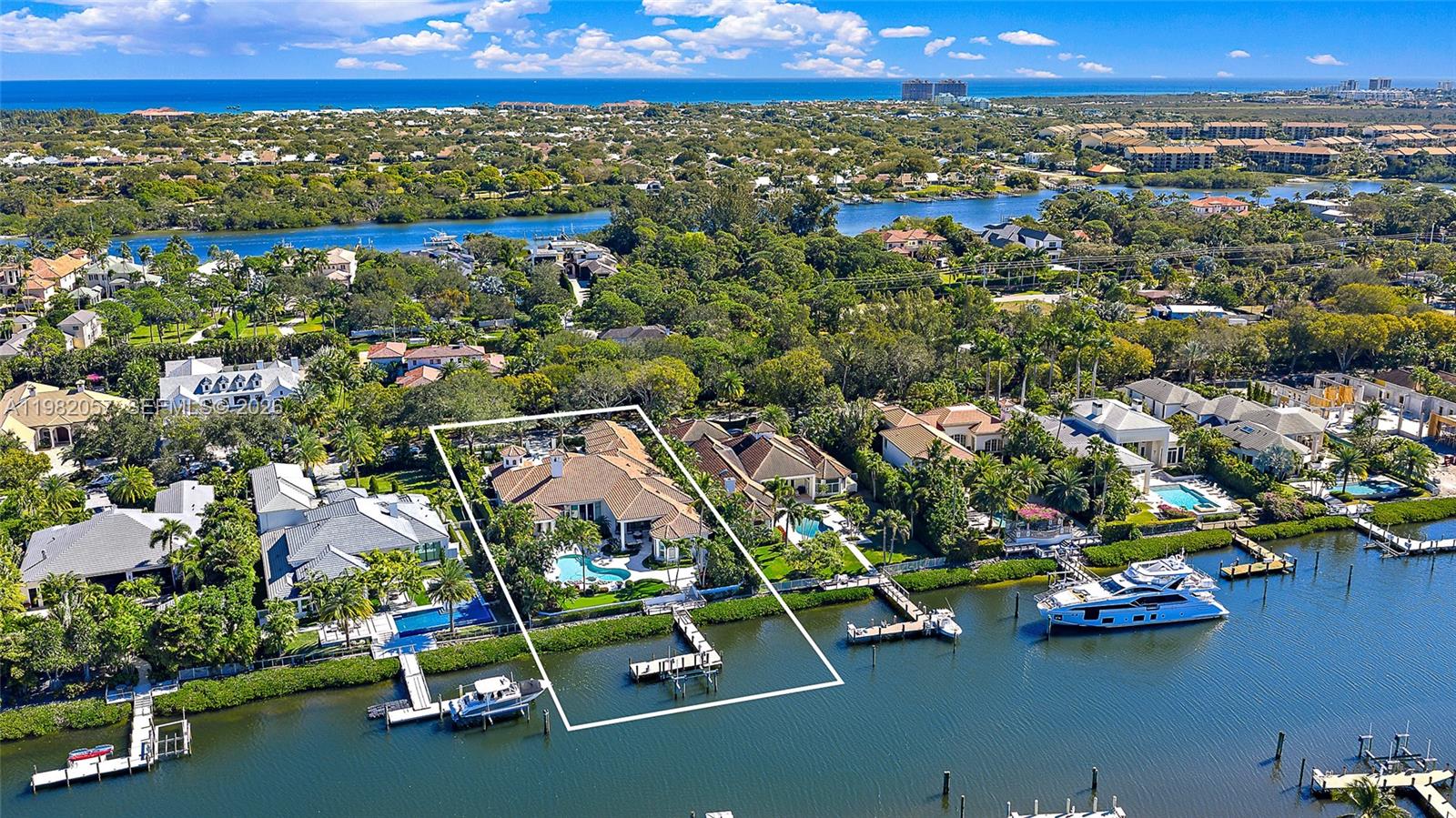 466 Mariner Dr, Jupiter, Florida 33477, 5 Bedrooms Bedrooms, ,5 BathroomsBathrooms,Residential,For Sale,Admirals Cove,Mariner Dr,A11982057