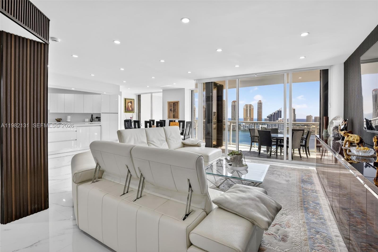 4000 Island Blvd, Aventura, Florida 33160, 3 Bedrooms Bedrooms, ,4 BathroomsBathrooms,Residential,For Sale,WILLIAMS ISLAND,Island Blvd,A11982131