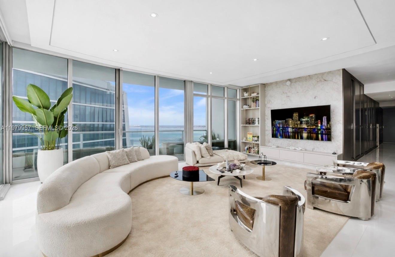 900 Biscayne Blvd, Miami, Florida 33132, 3 Bedrooms Bedrooms, ,3 BathroomsBathrooms,Residential,For Sale,900 Biscayne Bay,Biscayne Blvd,A11979957