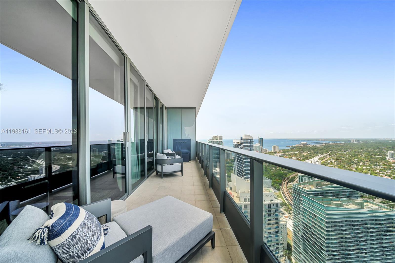 1000 Brickell Plz, Miami, Florida 33131, 3 Bedrooms Bedrooms, ,3 BathroomsBathrooms,Residential Lease,For Rent,BRICKELL FLATIRON CONDO,Brickell Plz,A11988161