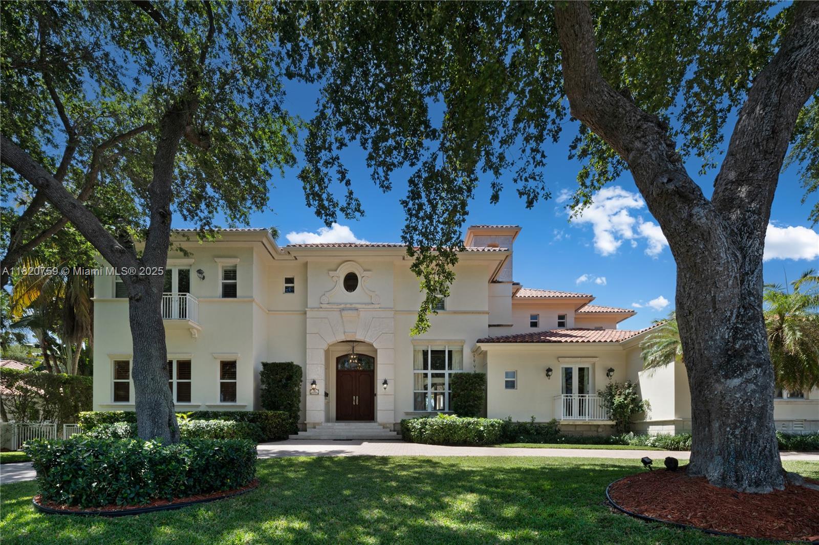 180 Solano Prado, Coral Gables, Florida 33156, 6 Bedrooms Bedrooms, ,7 BathroomsBathrooms,Residential,Sold,OLD CUTLER BAY SEC FIVE,Solano Prado,A11820759