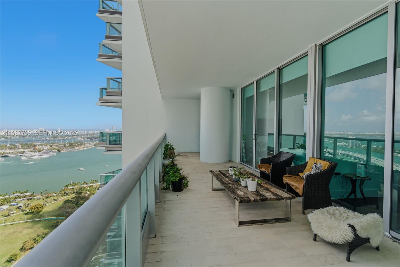 900 Biscayne Blvd, Miami, Florida 33132, 2 Bedrooms Bedrooms, ,3 BathroomsBathrooms,Residential,For Sale,900 BISCAYNE BAY CONDO,Biscayne Blvd,A11987799