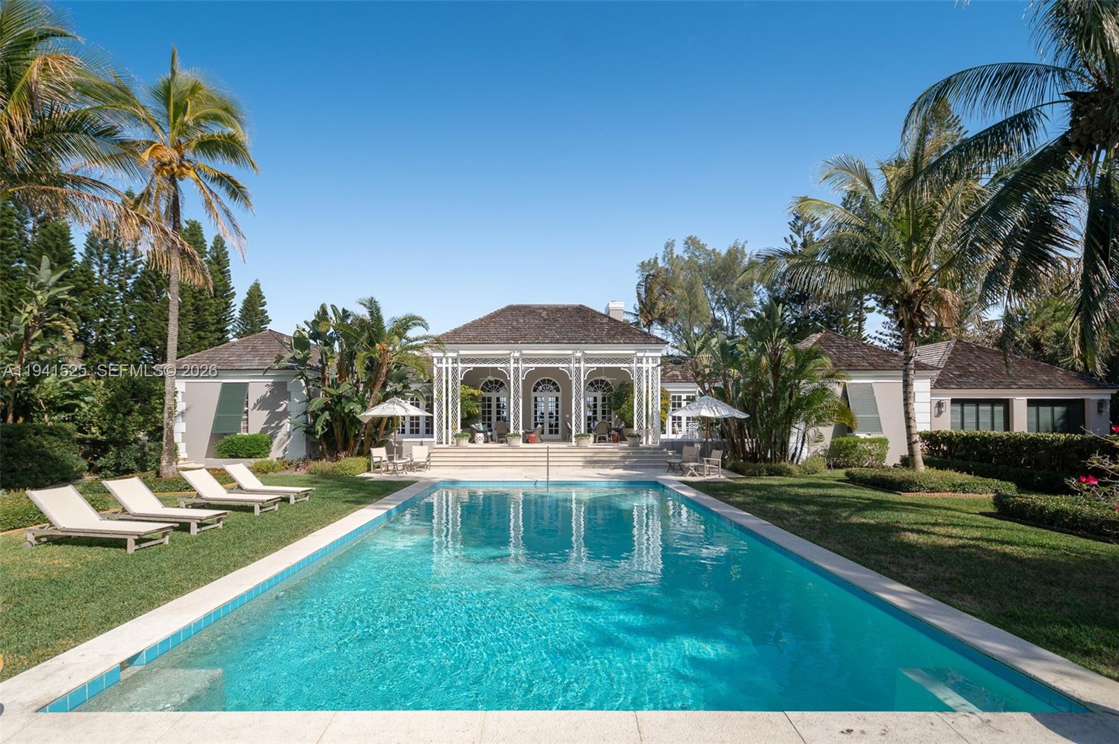 21 Beach Rd, Jupiter Island, Florida 33455, 5 Bedrooms Bedrooms, ,6 BathroomsBathrooms,Residential,Sold,Jupiter Island,Beach Rd,A11941525