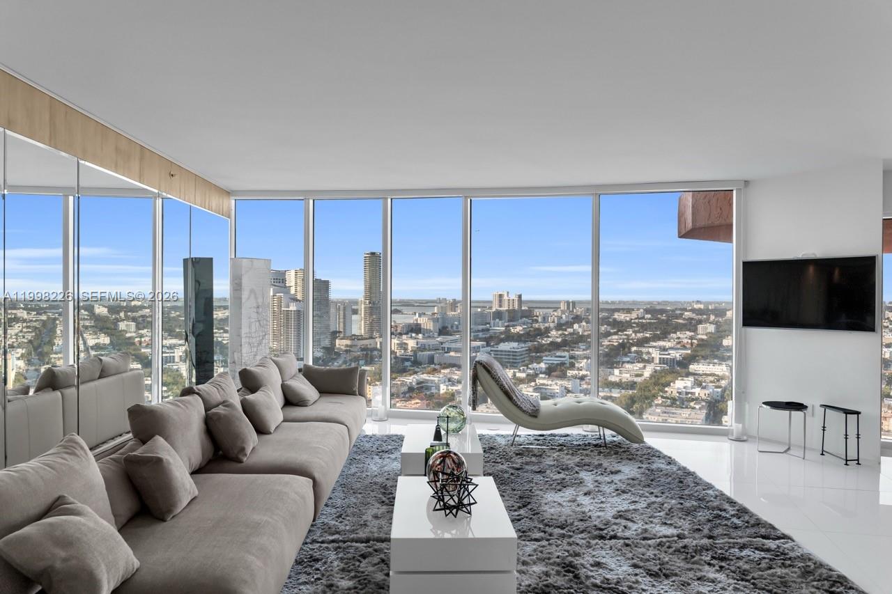 300 Pointe Dr, Miami Beach, Florida 33139, 3 Bedrooms Bedrooms, ,4 BathroomsBathrooms,Residential Lease,For Rent,PORTOFINO TOWER CONDO,Pointe Dr,A11998226