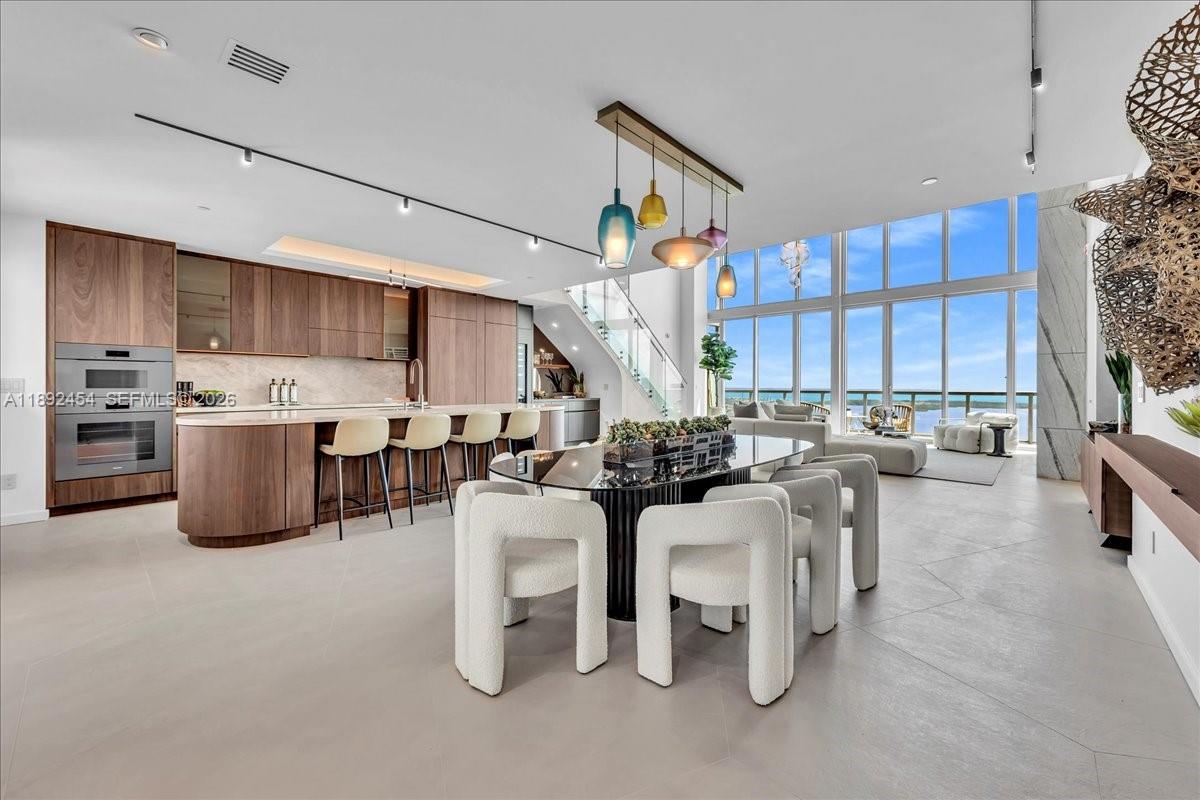 888 Biscayne Blvd, Miami, Florida 33132, 3 Bedrooms Bedrooms, ,3 BathroomsBathrooms,Residential,For Sale,Marina Blue,Biscayne Blvd,A11892454