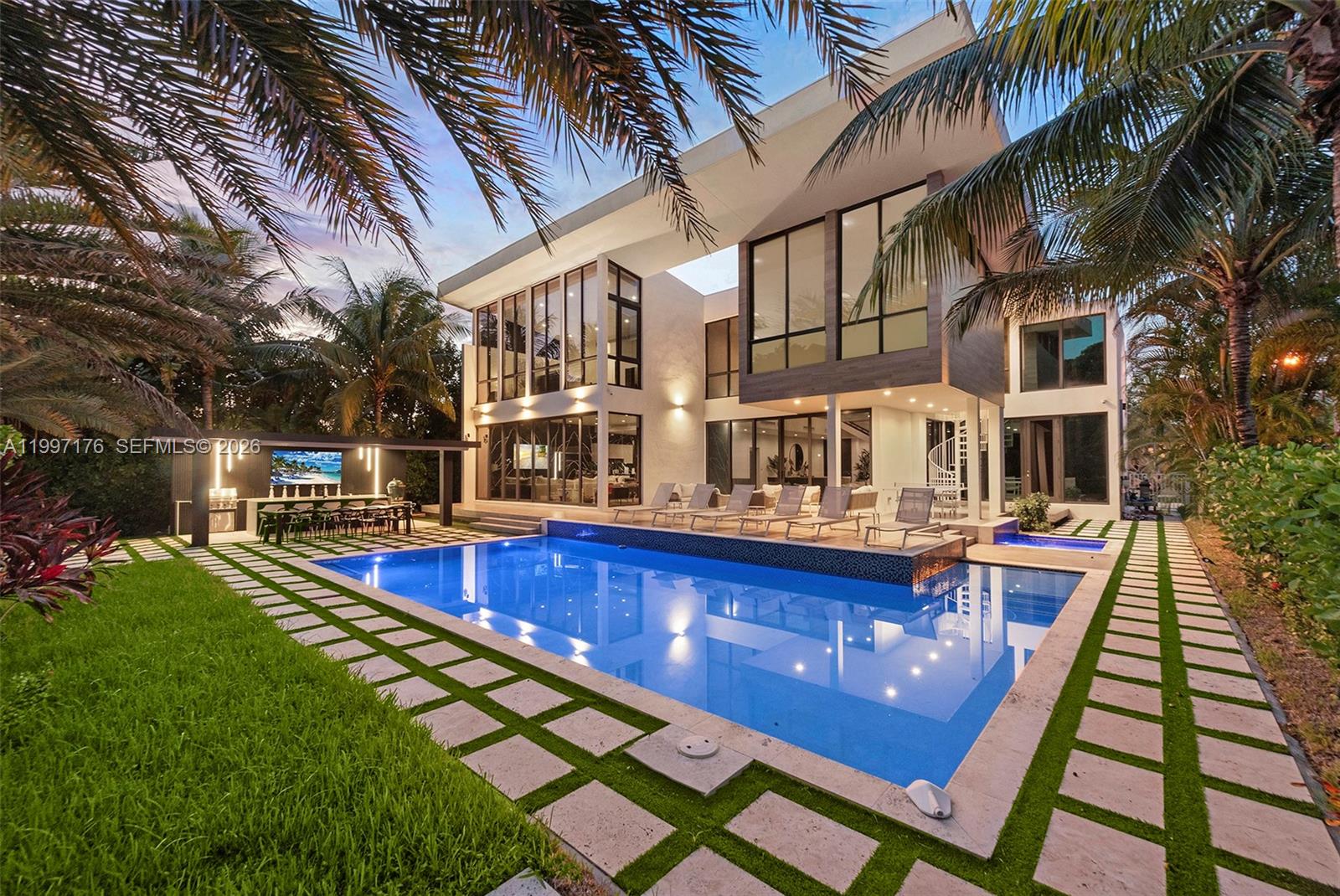 521 Holiday Dr, Hallandale Beach, Florida 33009, 6 Bedrooms Bedrooms, ,6 BathroomsBathrooms,Residential,For Sale,GOLDEN ISLES ESTATES,Holiday Dr,A11997176