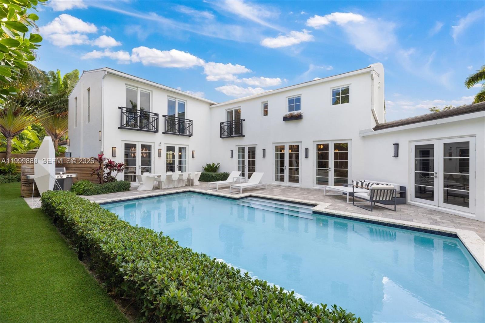 2887 Pine Tree Dr, Miami Beach, Florida 33140, 6 Bedrooms Bedrooms, ,6 BathroomsBathrooms,Residential Lease,For Rent,FLAMINGO TERRACE SUB,Pine Tree Dr,A11999880