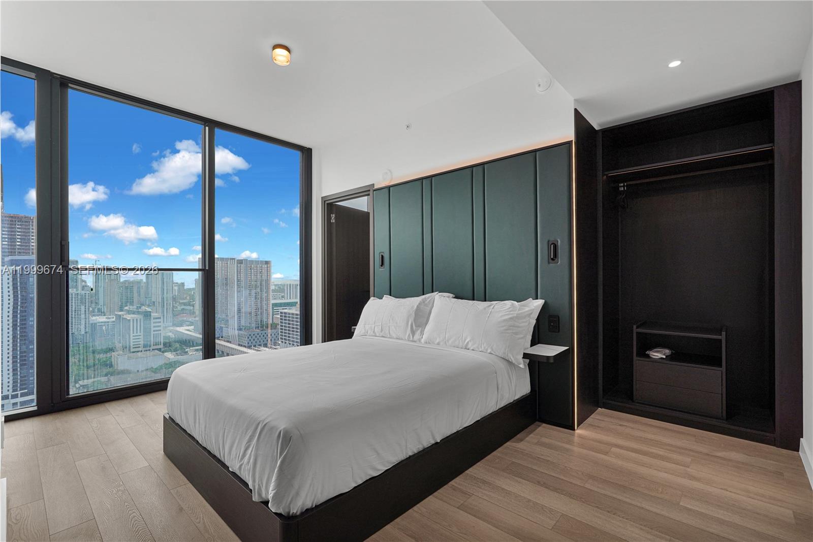 20 11th St, Miami, Florida 33132, 2 Bedrooms Bedrooms, ,2 BathroomsBathrooms,Residential,For Sale,ELEVEN HOTEL AND RESIDENC,11th St,A11999674
