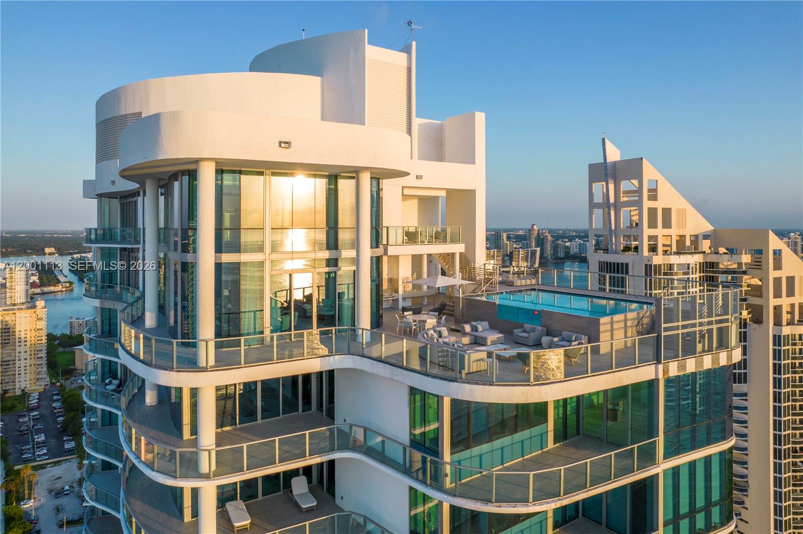 17475 Collins Ave, Sunny Isles Beach, Florida 33160, 4 Bedrooms Bedrooms, ,5 BathroomsBathrooms,Residential,For Sale,Chateau Beach Residences,Collins Ave,A12001113