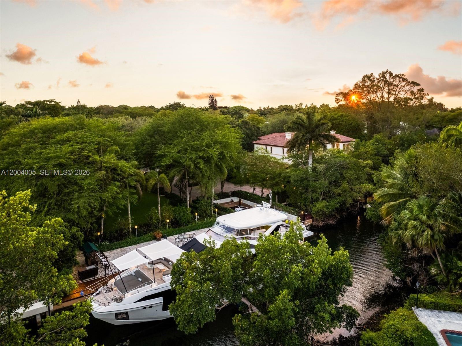 255 Cocoplum Rd, Coral Gables, Florida 33143, 6 Bedrooms Bedrooms, ,7 BathroomsBathrooms,Residential,For Sale,COCOPLUM SEC 1,Cocoplum Rd,A12004005