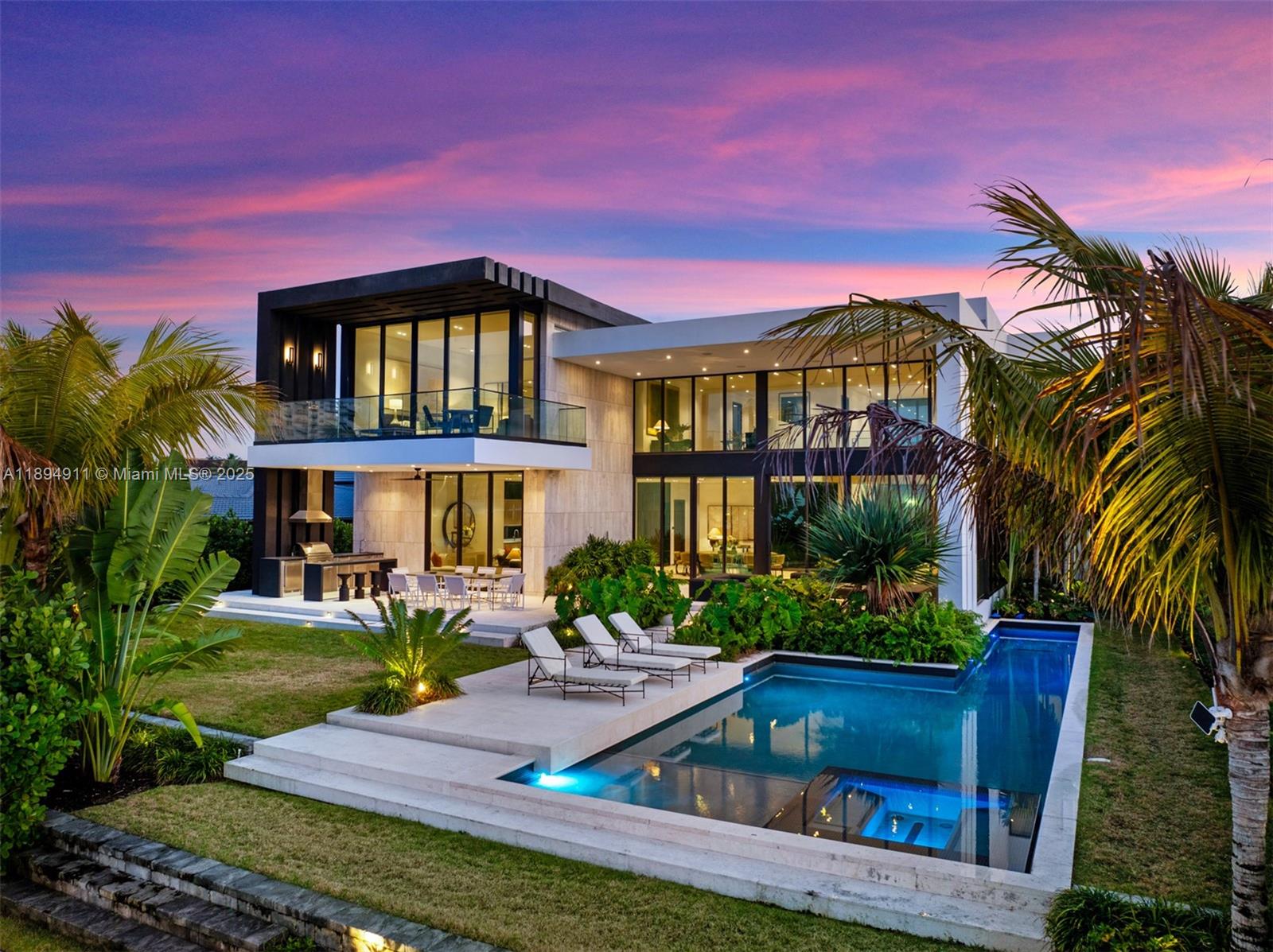 478 Tamarind Dr, Hallandale Beach, Florida 33009, 7 Bedrooms Bedrooms, ,7 BathroomsBathrooms,Residential,Sold,GOLDEN ISLES SEC,Tamarind Dr,A11894911