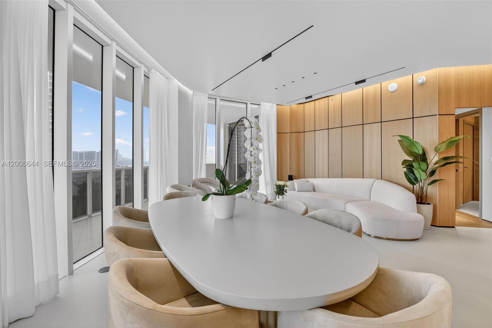 4100 Island Blvd, Aventura, Florida 33160, 3 Bedrooms Bedrooms, ,3 BathroomsBathrooms,Residential,For Sale,BELLINI WILLIAMS ISLAND,Island Blvd,A12006644