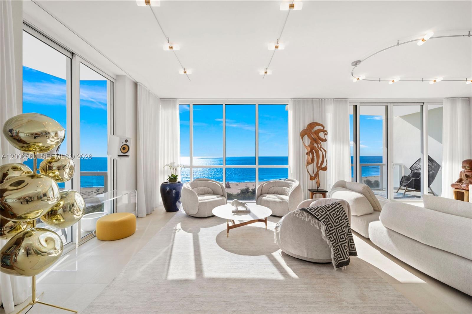 50 Pointe Dr, Miami Beach, Florida 33139, 3 Bedrooms Bedrooms, ,3 BathroomsBathrooms,Residential,For Sale,CONTINUUM ON South Beach,Pointe Dr,A12006560
