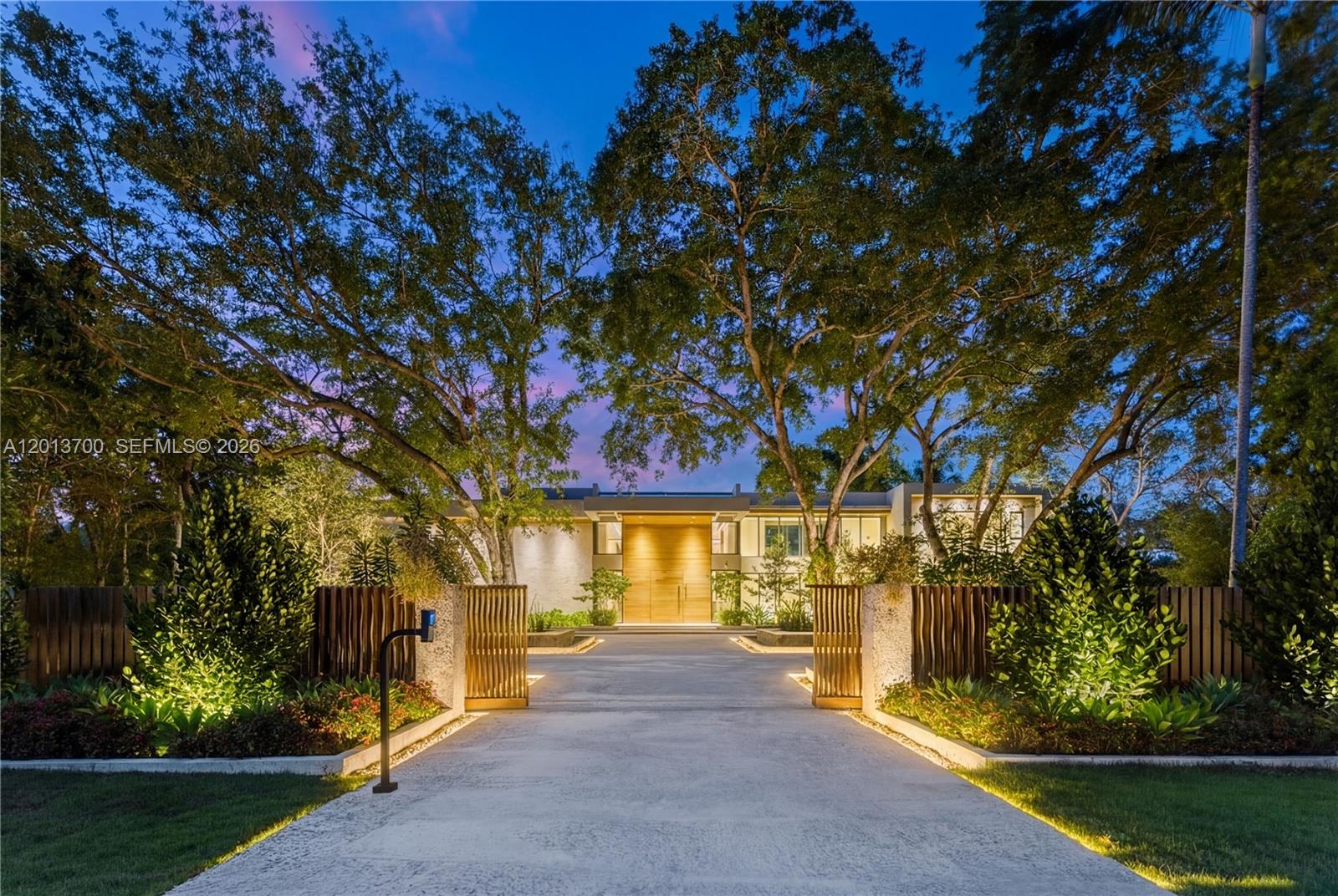 6701 101st St, Pinecrest, Florida 33156, 7 Bedrooms Bedrooms, ,8 BathroomsBathrooms,Residential,For Sale,UNPLATTED,101st St,A12013700