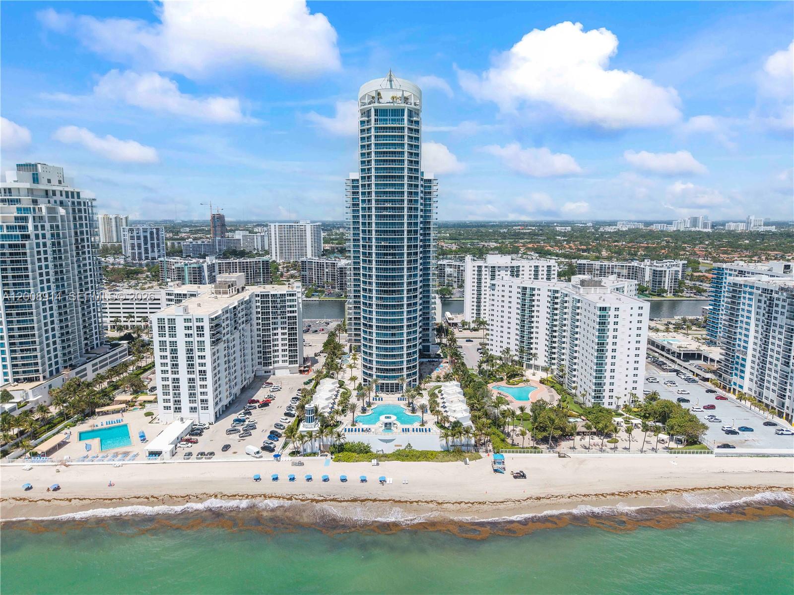 3101 Ocean Dr, Hollywood, Florida 33019, 3 Bedrooms Bedrooms, ,3 BathroomsBathrooms,Residential,For Sale,OCEAN PALMS,Ocean Dr,A12008914