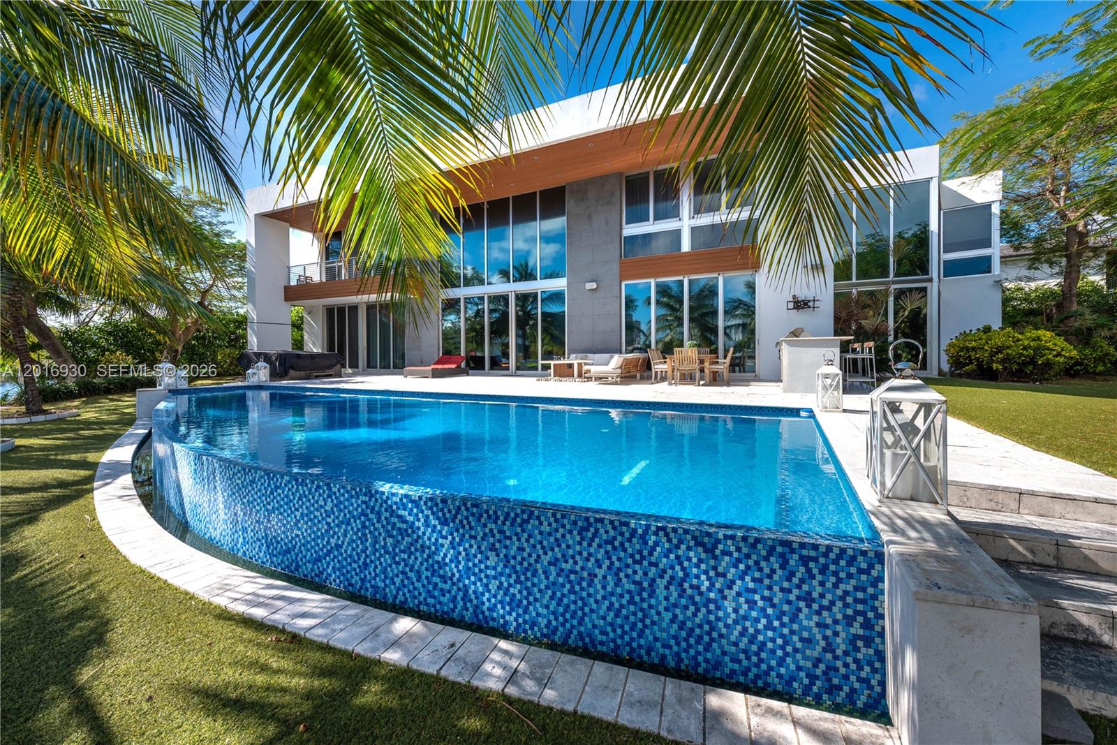 400 Tamarind Dr, Hallandale Beach, Florida 33009, 6 Bedrooms Bedrooms, ,6 BathroomsBathrooms,Residential,For Sale,GOLDEN ISLES SEC,Tamarind Dr,A12016930