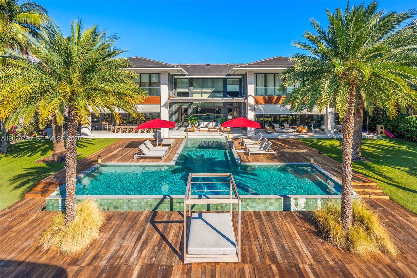 385 Centre Is, Golden Beach, Florida 33160, 12 Bedrooms Bedrooms, ,12 BathroomsBathrooms,Residential,For Sale,GOLDEN BEACH SEC E,Centre Is,A12023794