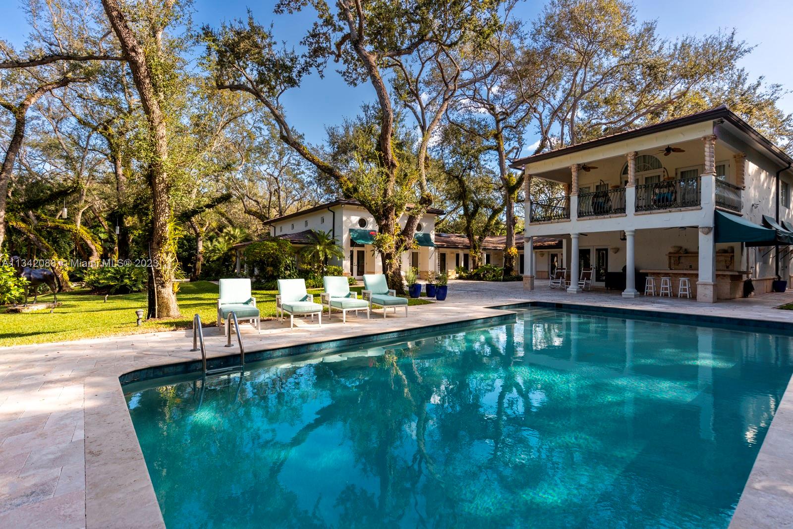10100 Lakeside Dr, Coral Gables, Florida 33156, 6 Bedrooms Bedrooms, ,5 BathroomsBathrooms,Residential,For Sale,SNAPPER CREEK LAKES SUB,Lakeside Dr,A11342088