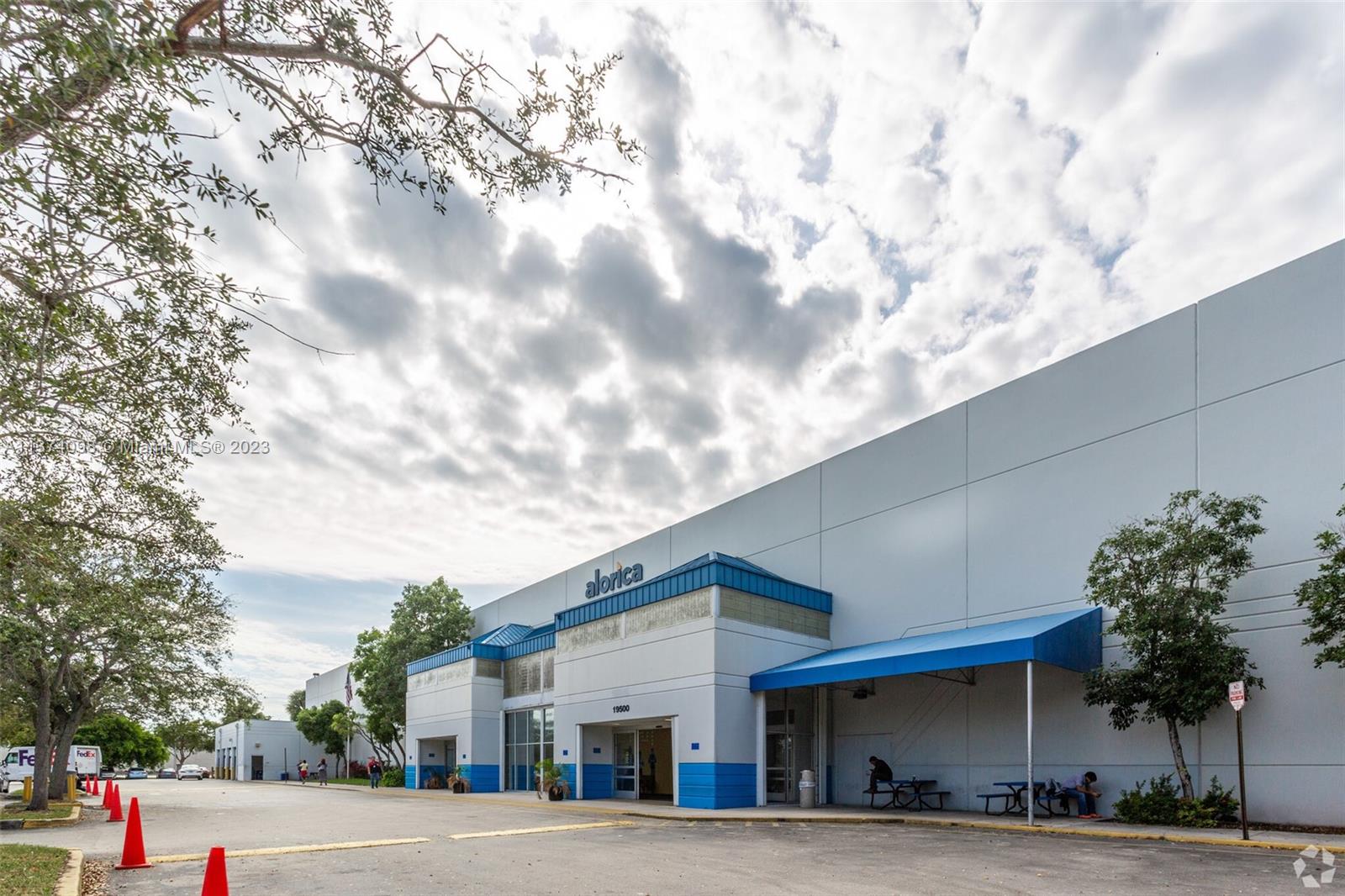 19500 Dixie Hwy, ,Commercial Sale,For Sale,Dixie Hwy,A11374098