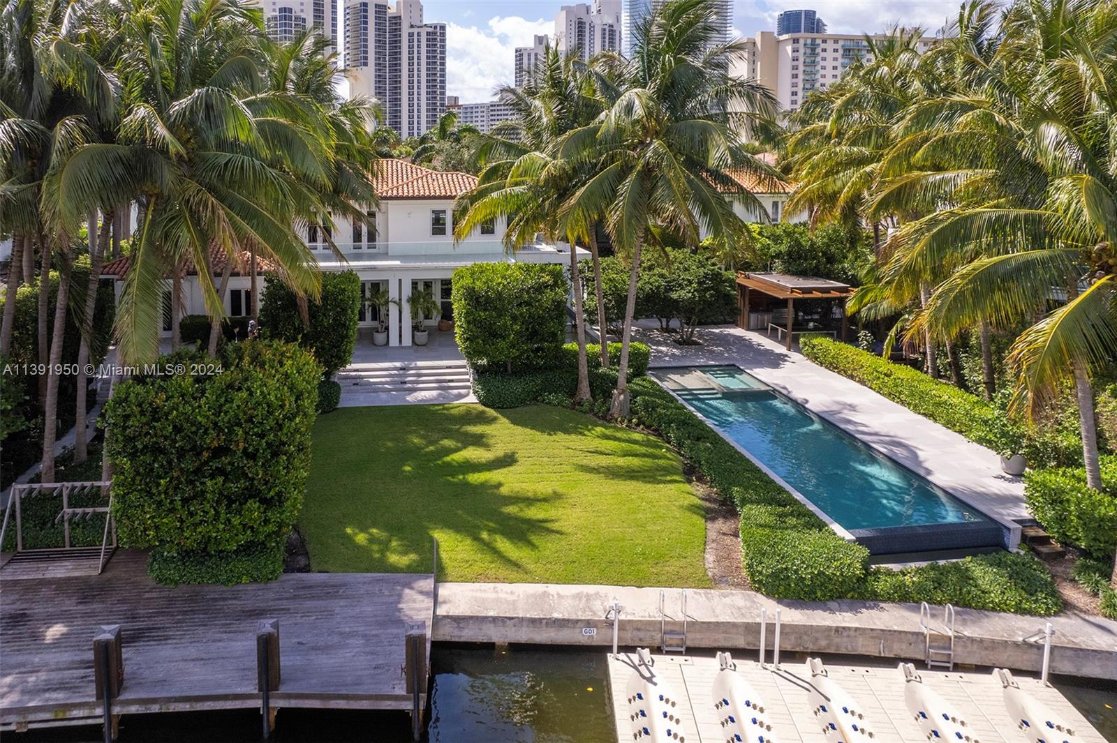 100 Golden Beach Dr, Golden Beach, Florida 33160, 6 Bedrooms Bedrooms, ,5 BathroomsBathrooms,Residential,For Sale,GOLDEN BEACH SEC D,Golden Beach Dr,A11391950