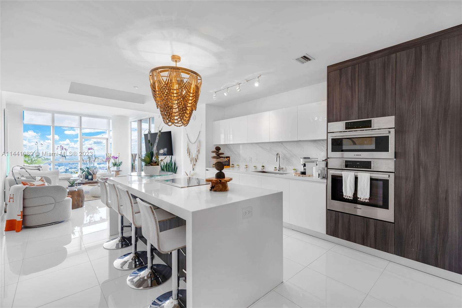 851 1st Ave, Miami, Florida 33132, 3 Bedrooms Bedrooms, ,4 BathroomsBathrooms,Residential,For Sale,PARAMOUNT MIAMI WORLDCENT,1st Ave,A11441089