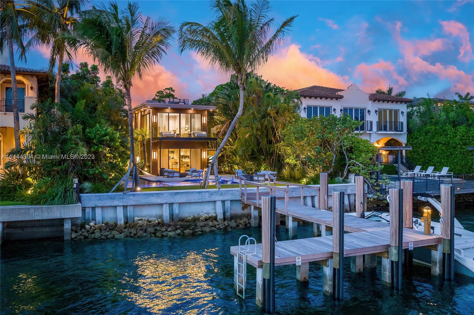 250 Hibiscus Dr, Miami Beach, Florida 33139, 4 Bedrooms Bedrooms, ,4 BathroomsBathrooms,Residential,Sold,HIBISCUS ISLAND,Hibiscus Dr,A11444304