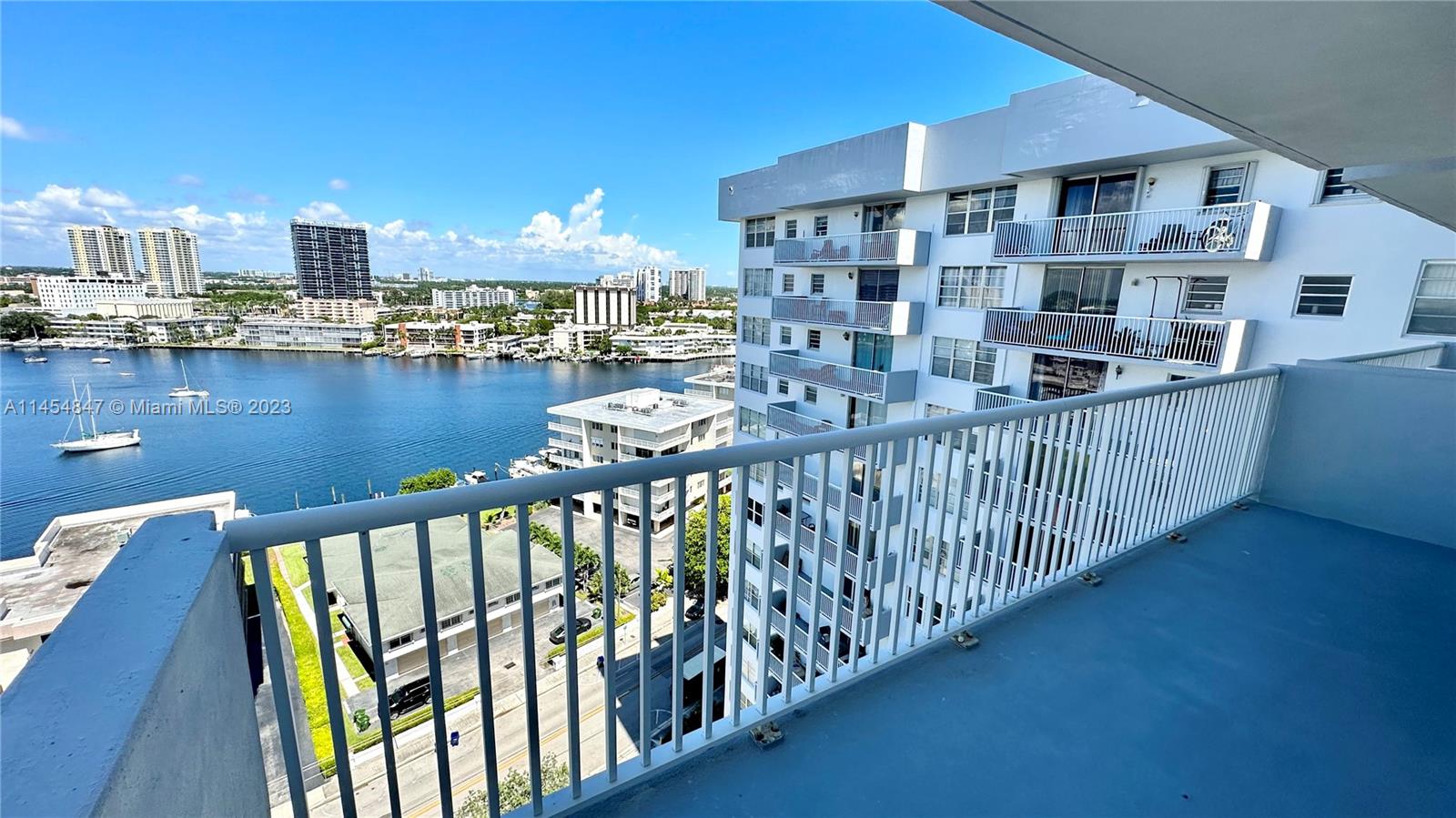 137 GOLDEN ISLES DR, Hallandale Beach, Florida 33009, 2 Bedrooms Bedrooms, ,2 BathroomsBathrooms,Residential,Sold,GOLDEN SURF TOWERS,GOLDEN ISLES DR,A11454847