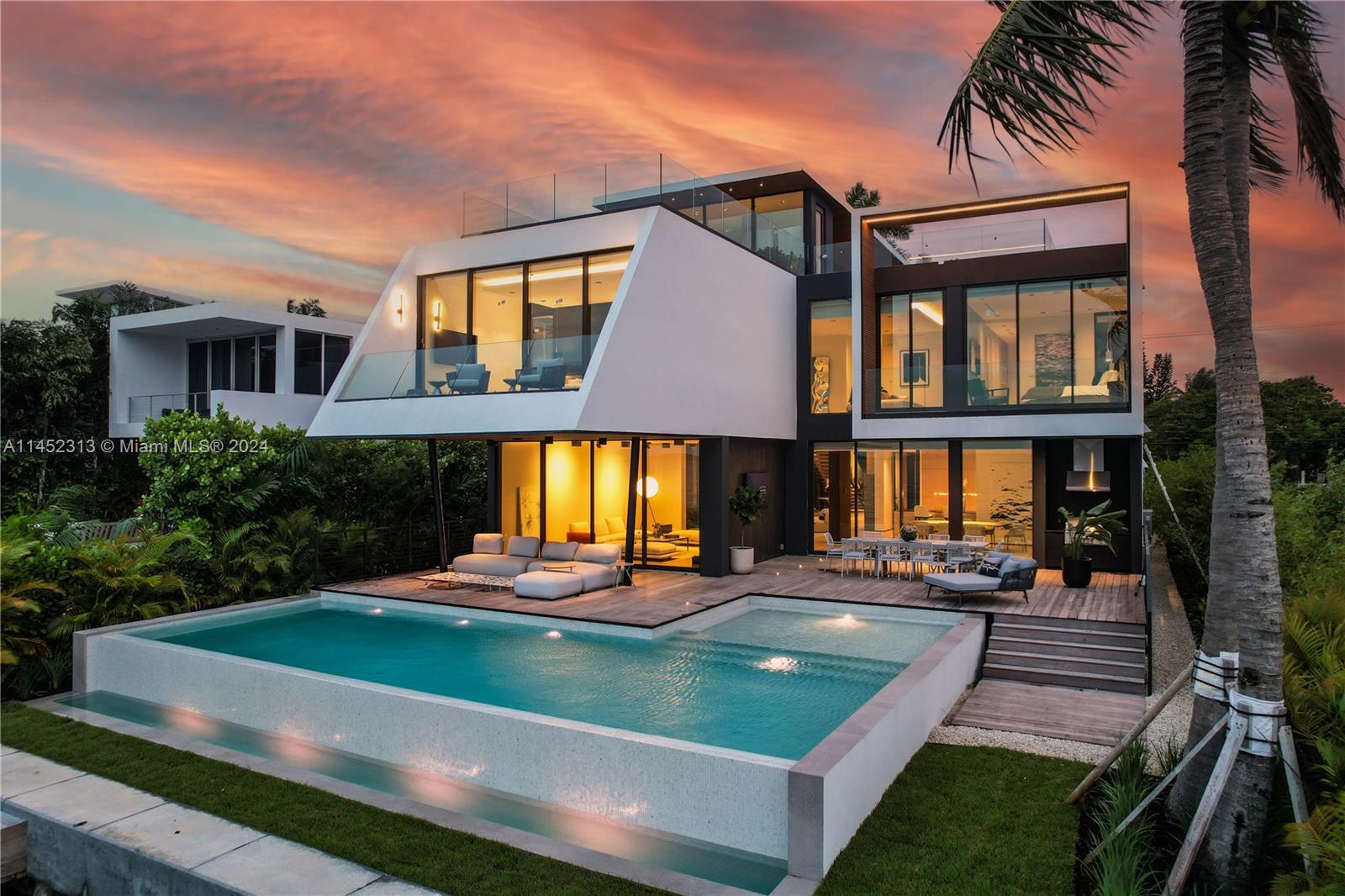 1369 Venetian Way, Miami, Florida 33139, 5 Bedrooms Bedrooms, ,5 BathroomsBathrooms,Residential,For Sale,SAN MARCO,Venetian Way,A11452313