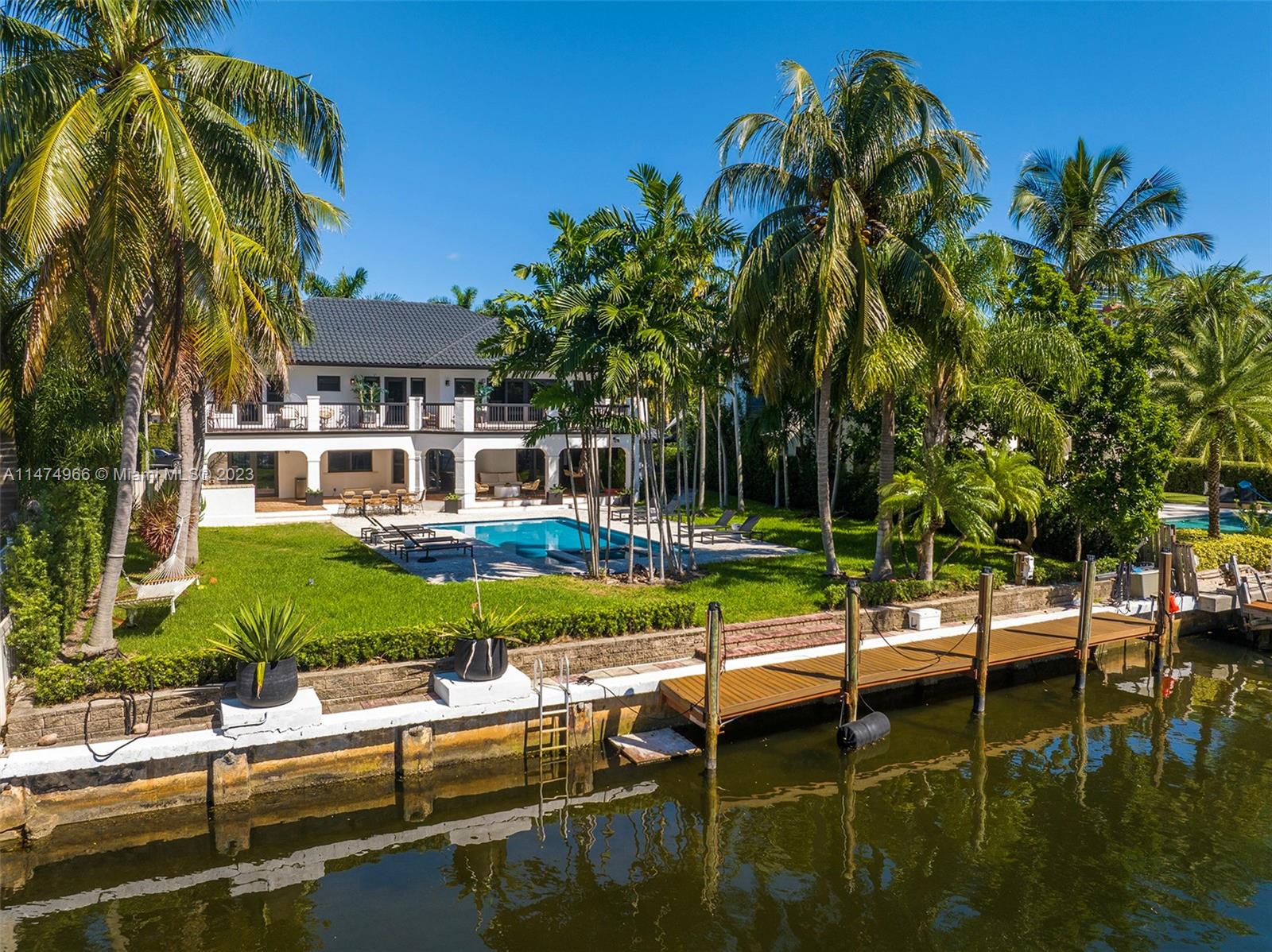 119 Holiday Dr, Hallandale Beach, Florida 33009, 5 Bedrooms Bedrooms, ,5 BathroomsBathrooms,Residential,Sold,GOLDEN ISLES ESTATES FIRS,Holiday Dr,A11474966