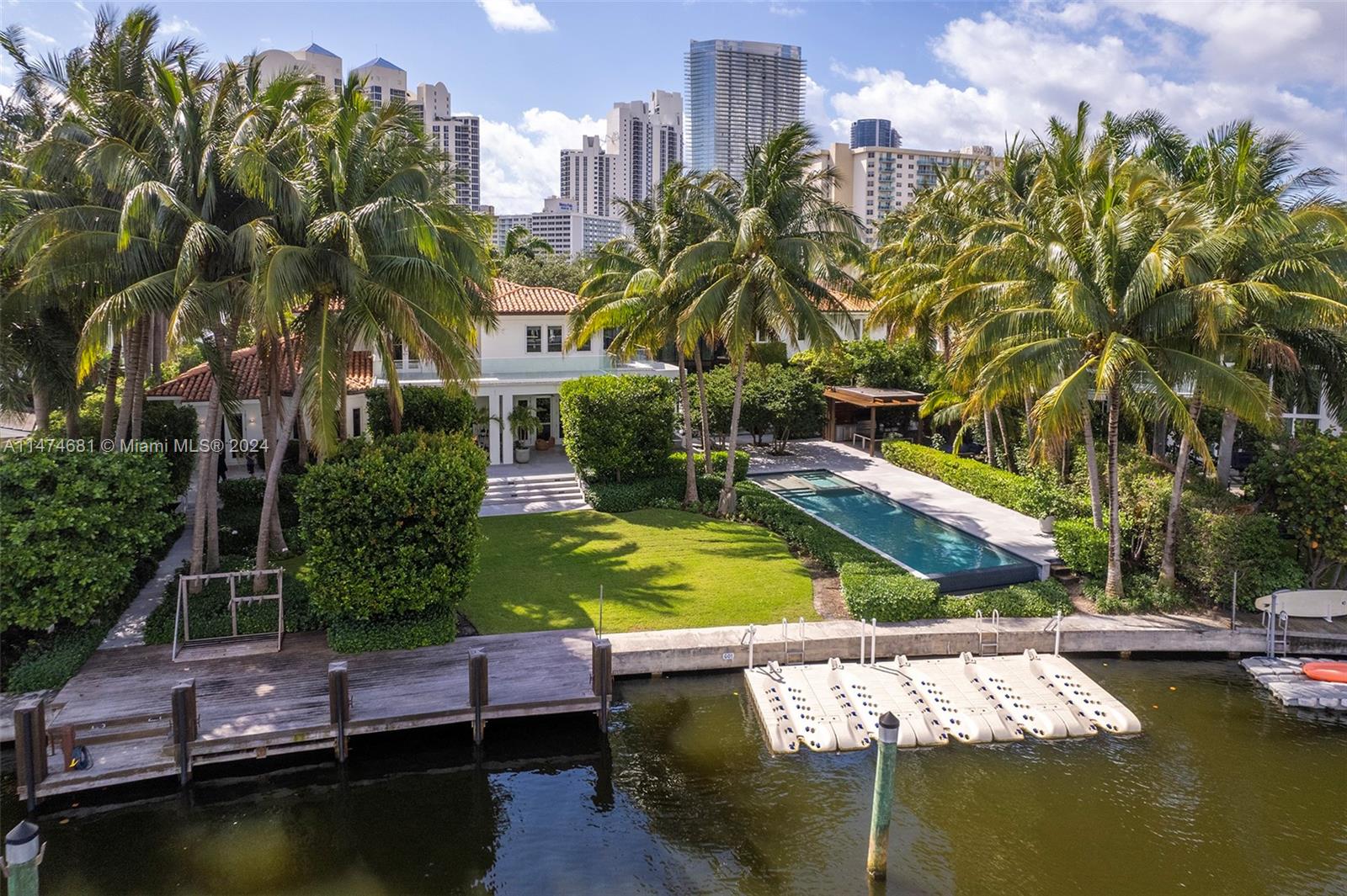 100 Golden Beach Dr, Golden Beach, Florida 33160, 4 Bedrooms Bedrooms, ,4 BathroomsBathrooms,Residential Lease,For Rent,GOLDEN BEACH SEC D,Golden Beach Dr,A11474681