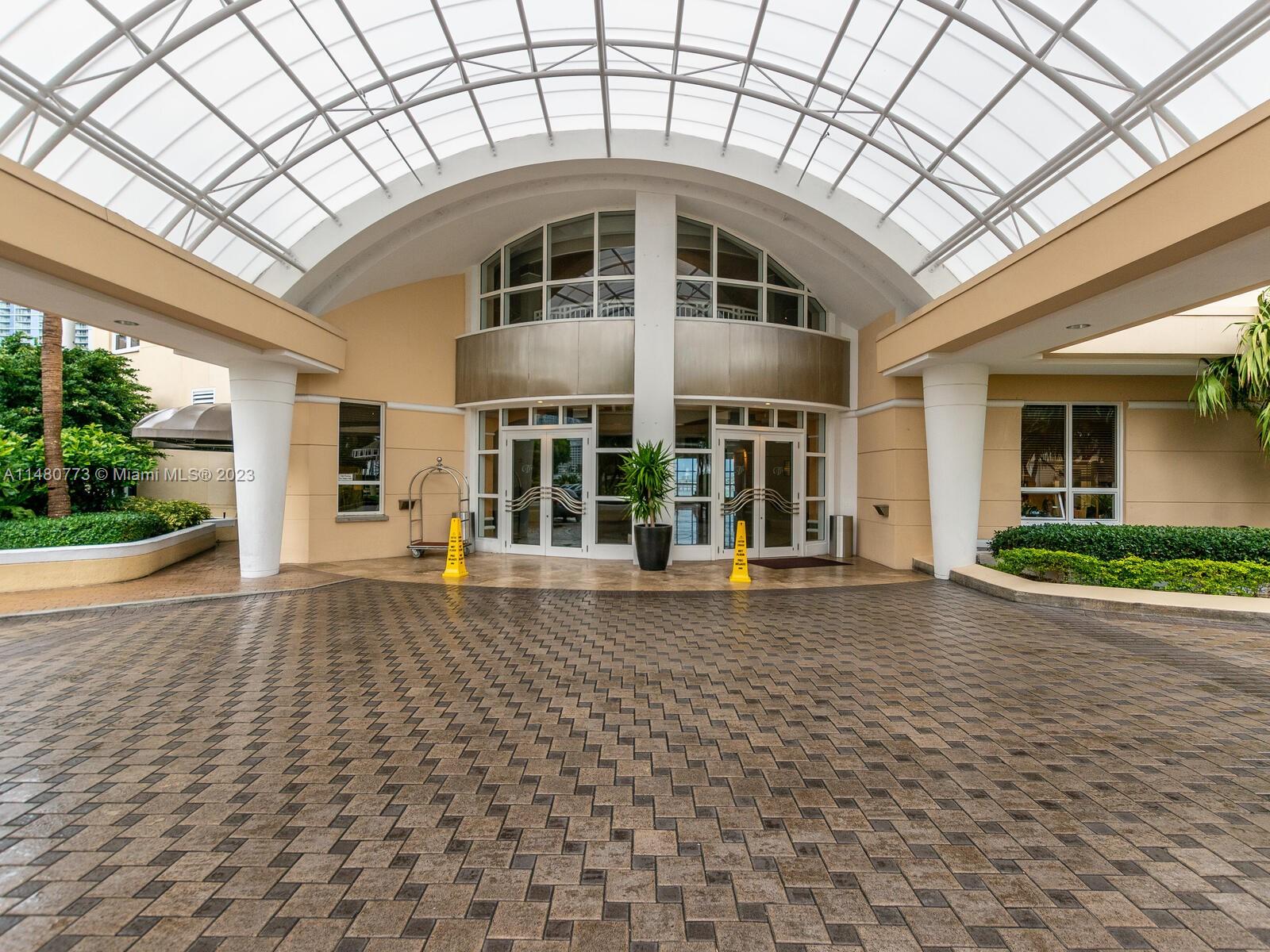 848 Brickell Key Dr, Miami, Florida 33131, 3 Bedrooms Bedrooms, ,2 BathroomsBathrooms,Residential Lease,For Rent,THREE TEQUESTA POINT COND,Brickell Key Dr,A11480773