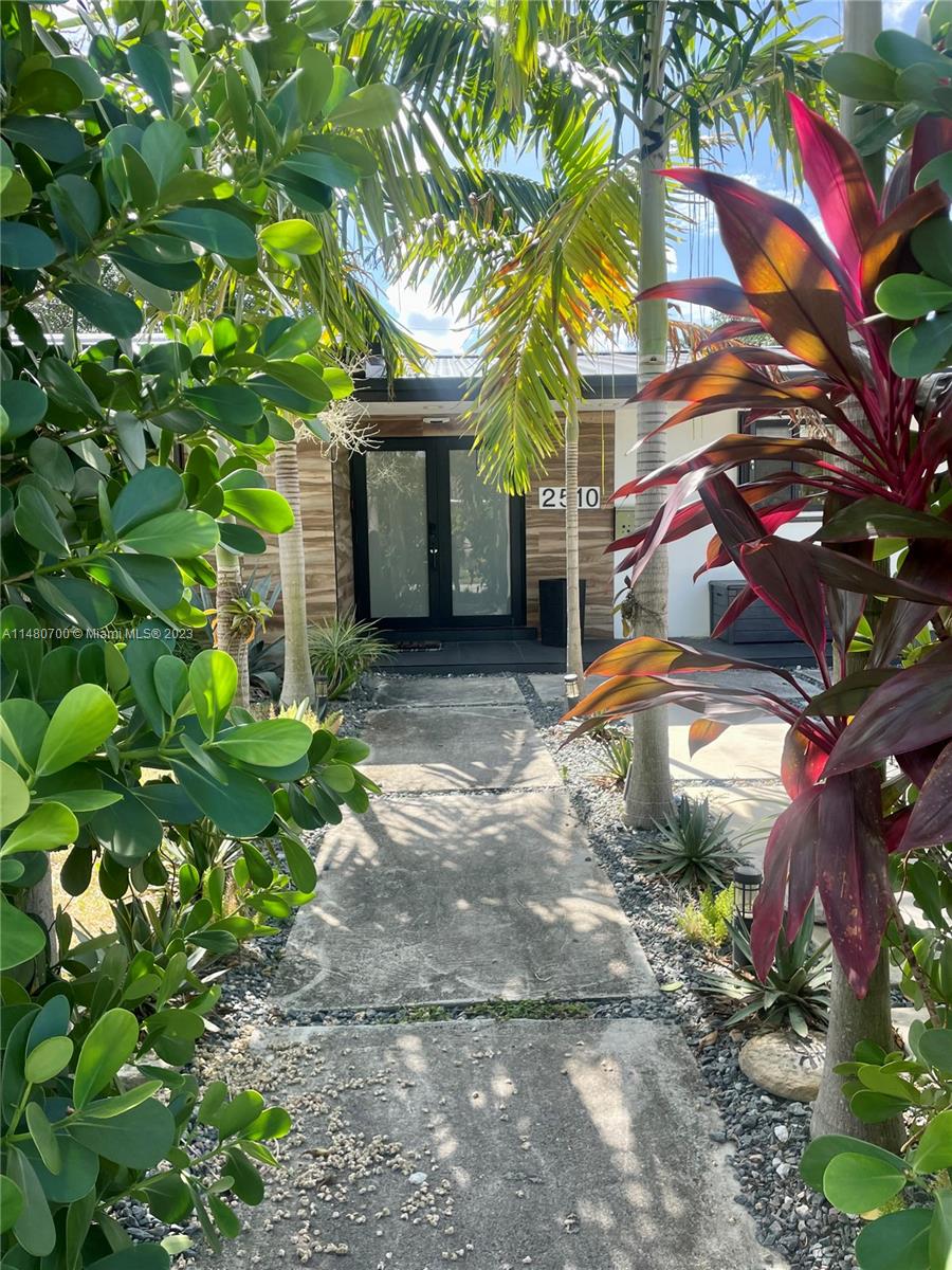 2510 207th Ter, Miami, Florida 33180, 4 Bedrooms Bedrooms, ,2 BathroomsBathrooms,Residential Lease,For Rent,SUNSWEPT ISLE 1ST ADDN,207th Ter,A11480700