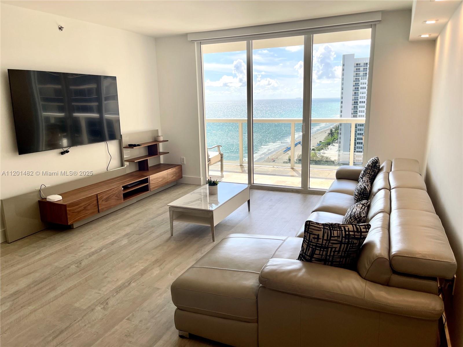 1830 Ocean Dr, Hallandale Beach, Florida 33009, 3 Bedrooms Bedrooms, ,3 BathroomsBathrooms,Residential Lease,For Rent,BEACH CLUB TWO,Ocean Dr,A11201482