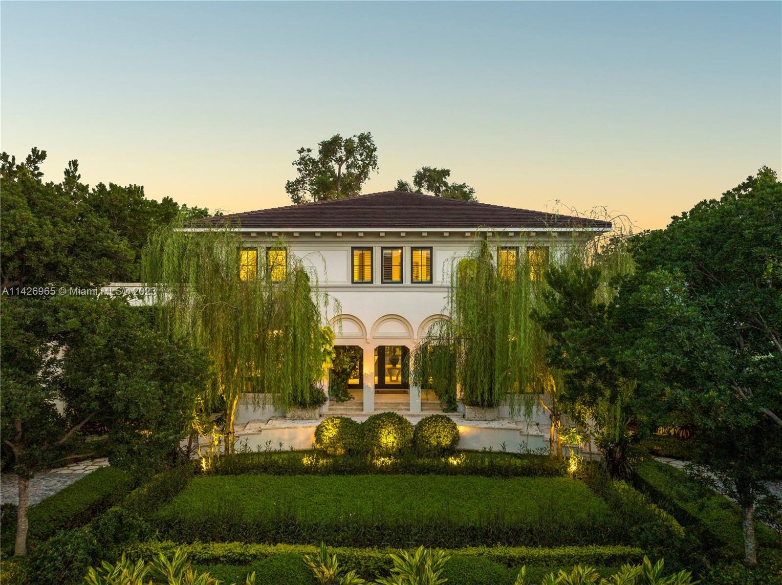 125 Solano Prado, Coral Gables, Florida 33156, 7 Bedrooms Bedrooms, ,6 BathroomsBathrooms,Residential,Sold,OLD CUTLER BAY SEC FIVE,Solano Prado,A11426965