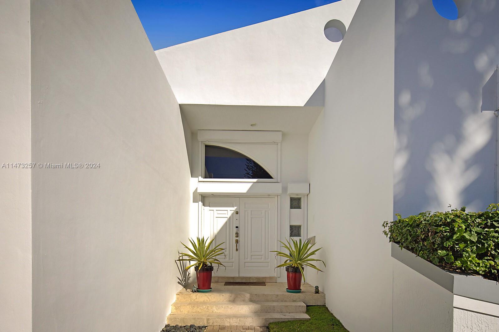 8919 Byron Ave, Surfside, Florida 33154, 3 Bedrooms Bedrooms, ,2 BathroomsBathrooms,Residential,For Sale,SECOND AMD PLAT OF NORMAN,Byron Ave,A11473257