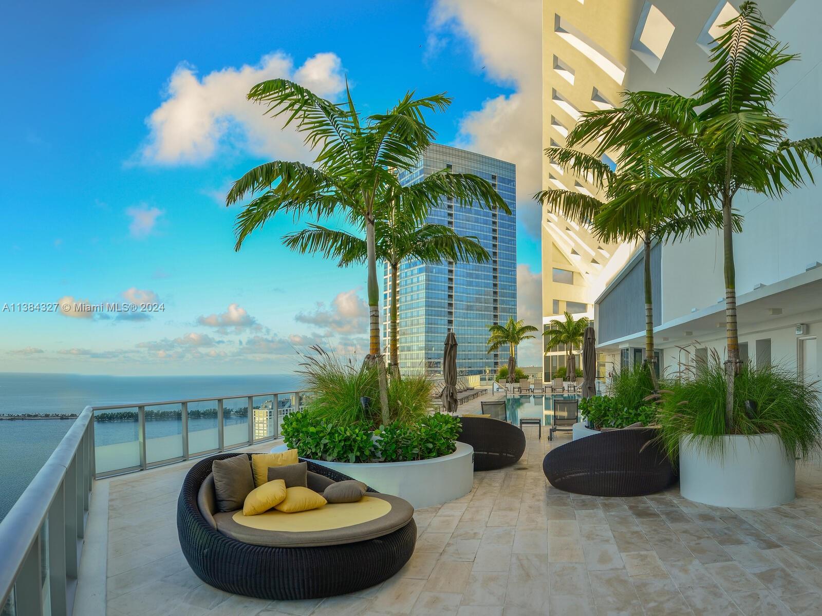 1300 Brickell Bay Dr, Miami, Florida 33131, 4 Bedrooms Bedrooms, ,3 BathroomsBathrooms,Residential Lease,For Rent,BRICKELLHOUSE CONDO,Brickell Bay Dr,A11384327