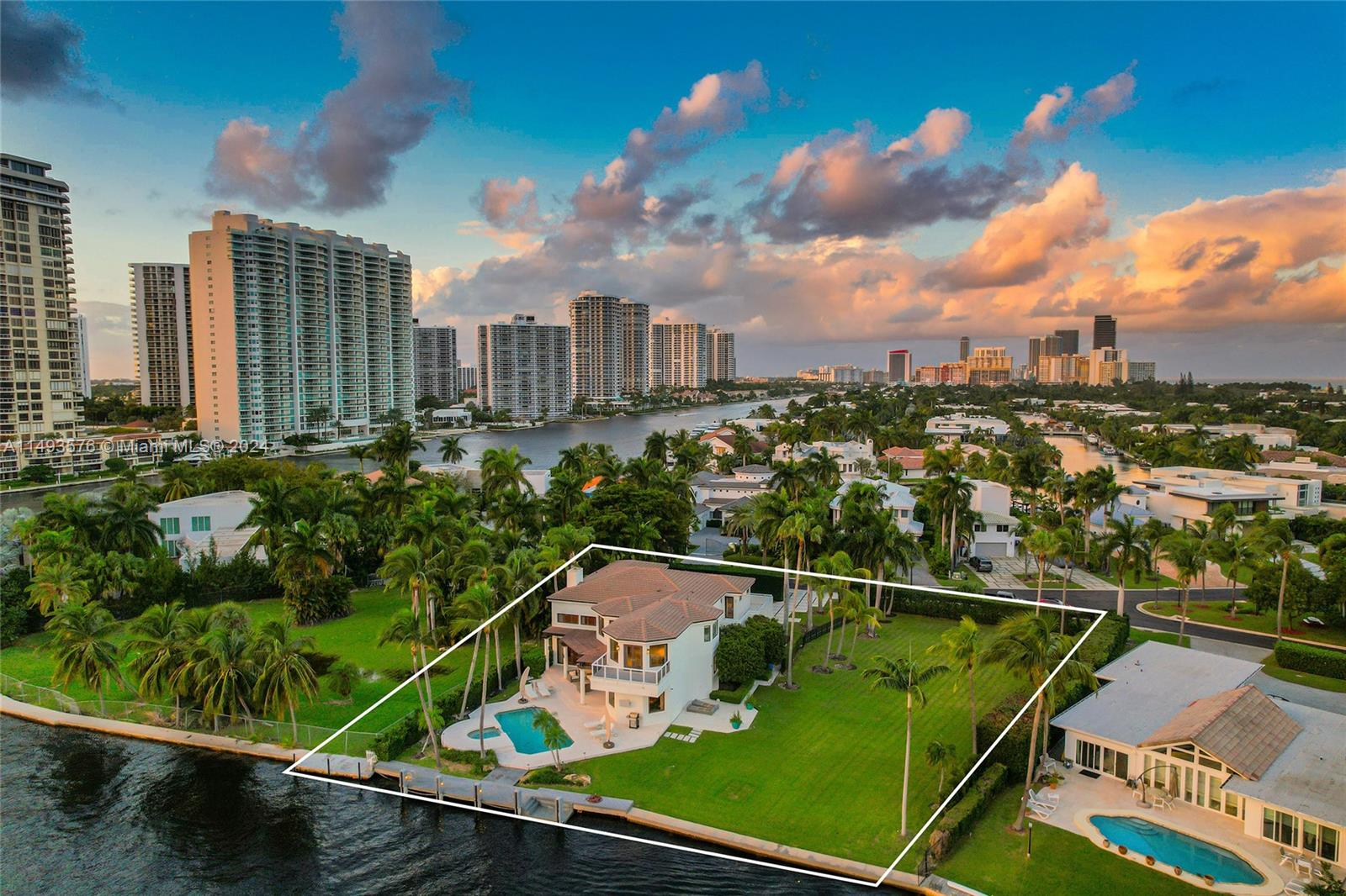 288 Parkway, Golden Beach, Florida 33160, 6 Bedrooms Bedrooms, ,5 BathroomsBathrooms,Residential,For Sale,GOLDEN BEACH SEC D,Parkway,A11493576