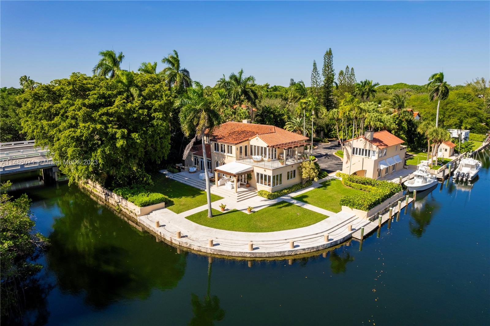 185 Cocoplum Rd, Coral Gables, Florida 33143, 4 Bedrooms Bedrooms, ,3 BathroomsBathrooms,Residential,For Sale,COCOPLUM SEC 2 PLAT D,Cocoplum Rd,A11486071