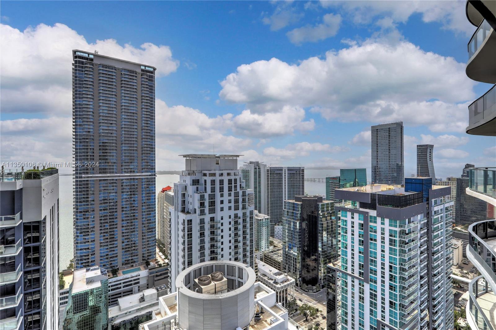 1000 Brickell Plz, Miami, Florida 33131, 3 Bedrooms Bedrooms, ,4 BathroomsBathrooms,Residential,For Sale,BRICKELL FLATIRON CONDO,Brickell Plz,A11350106