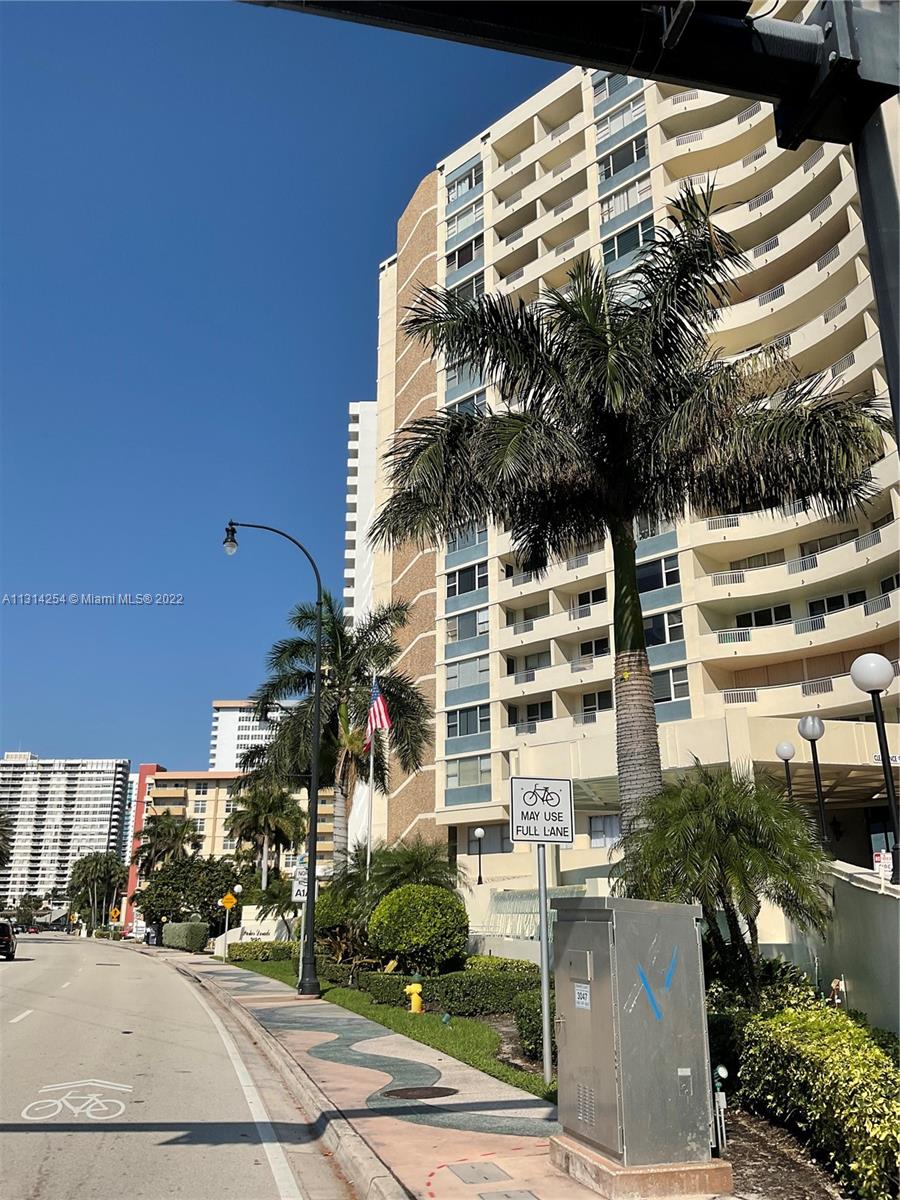 3180 Ocean Dr, Hallandale Beach, Florida 33009, 1 Bedroom Bedrooms, ,2 BathroomsBathrooms,Residential,For Sale,PARKER DORADO CONDO,Ocean Dr,A11314254