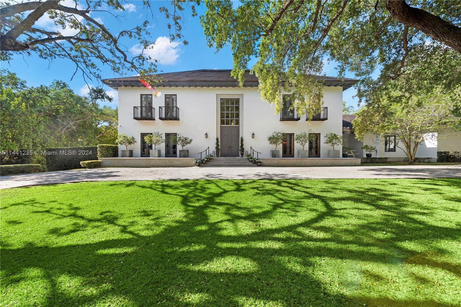 9550 Journeys End Rd, Coral Gables, Florida 33156, 6 Bedrooms Bedrooms, ,6 BathroomsBathrooms,Residential,Sold,JOURNEYS END ESTATES,Journeys End Rd,A11441235
