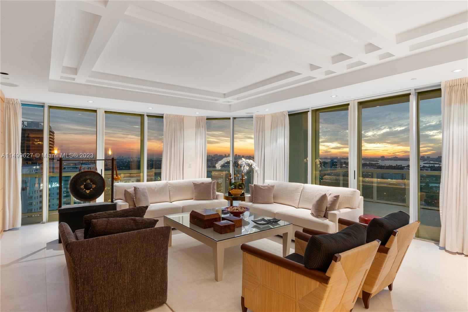 10101 Collins Ave, Bal Harbour, Florida 33154, 3 Bedrooms Bedrooms, ,3 BathroomsBathrooms,Residential,For Sale,THE PALACE AT BAL HARBOUR,Collins Ave,A11499627