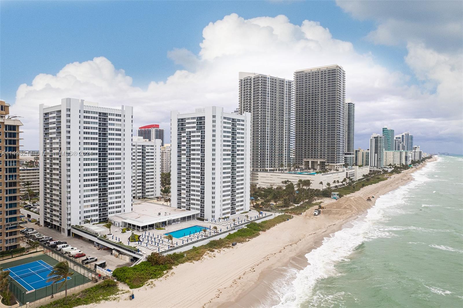 1904 Ocean Dr, Hallandale Beach, Florida 33009, 3 Bedrooms Bedrooms, ,3 BathroomsBathrooms,Residential,For Sale,LA MER ESTATES,Ocean Dr,A11498211