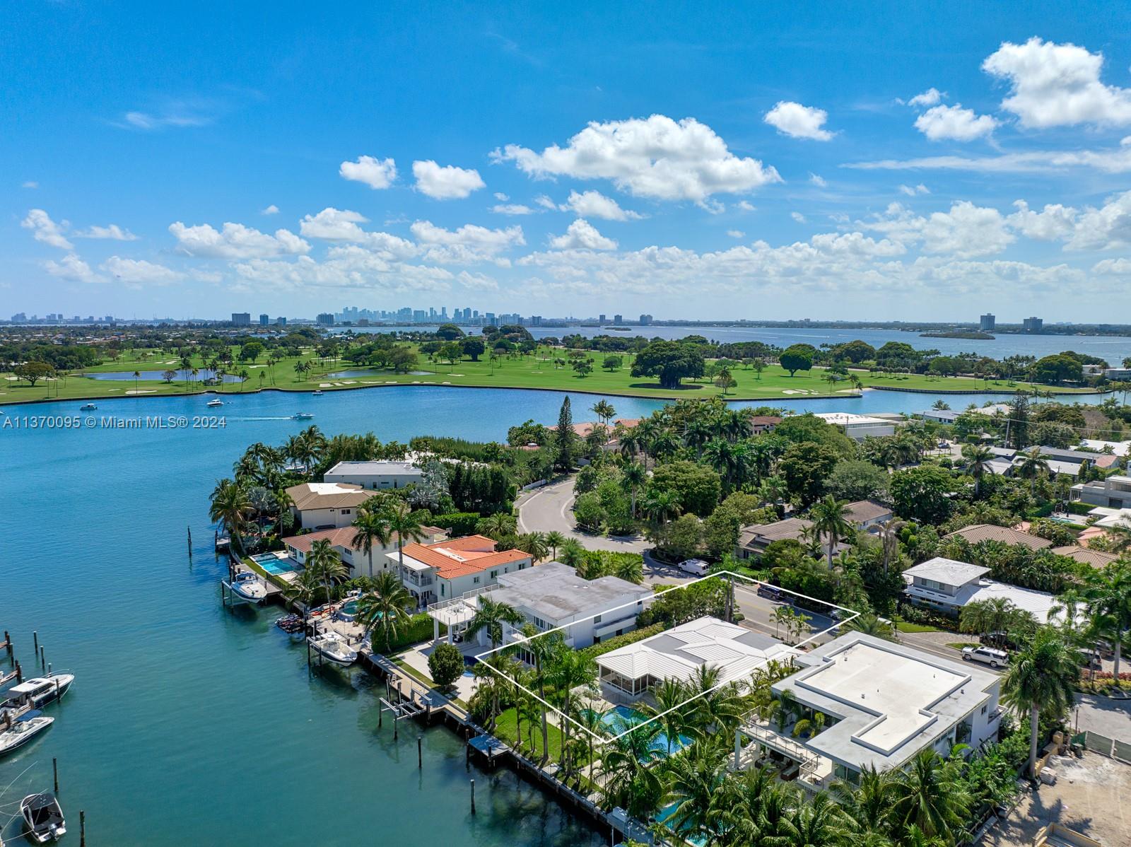 9451 Broadview Dr unit 1, Bay Harbor Islands, Florida 33154, 4 Bedrooms Bedrooms, ,4 BathroomsBathrooms,Residential Lease,For Rent,BAY HARBOR ISLAND,Broadview Dr unit 1,A11370095