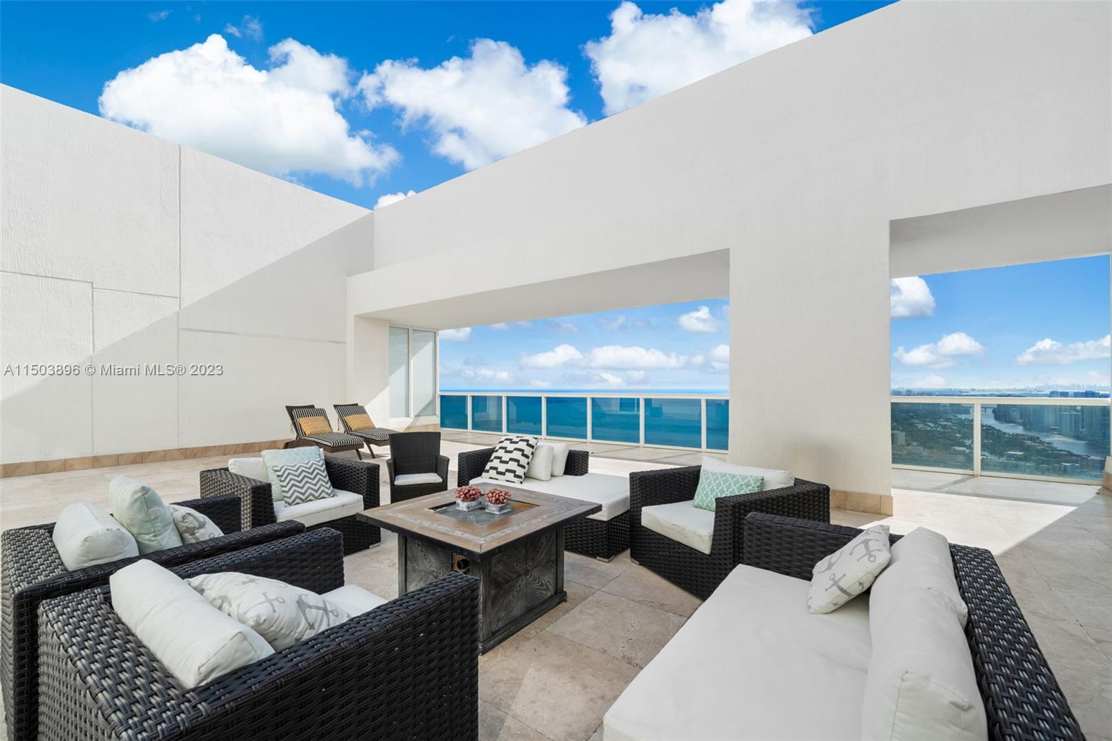 1830 Ocean Dr, Hallandale Beach, Florida 33009, 3 Bedrooms Bedrooms, ,4 BathroomsBathrooms,Residential,Sold,Beach Club Two Condo,Ocean Dr,A11503896