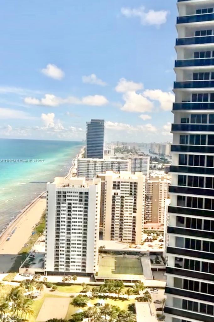 1830 Ocean Dr, Hallandale Beach, Florida 33009, 3 Bedrooms Bedrooms, ,3 BathroomsBathrooms,Residential,For Sale,Beach Club Two,Ocean Dr,A11345034