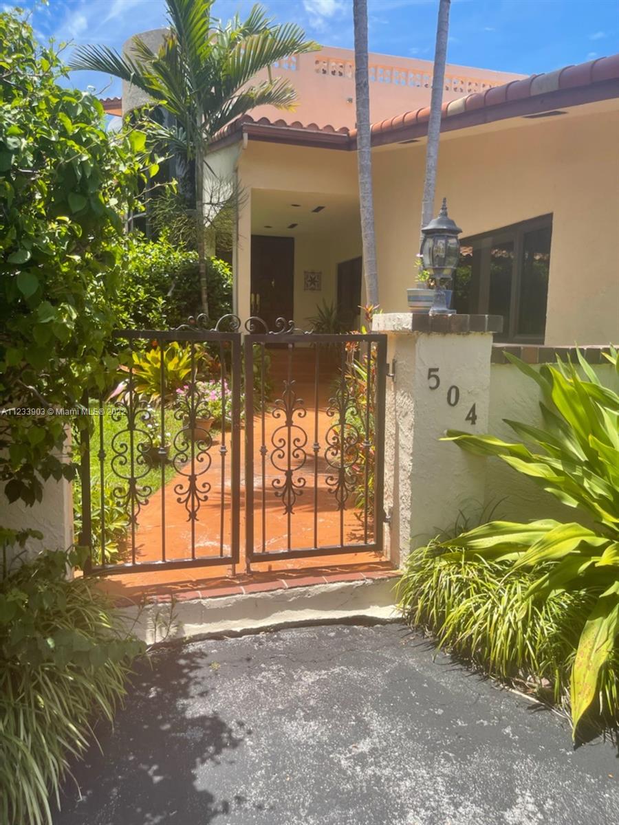 504 Parkway Pkwy, Golden Beach, Florida 33160, 5 Bedrooms Bedrooms, ,5 BathroomsBathrooms,Residential,For Sale,GOLDEN BEACH SEC F,Parkway Pkwy,A11233903